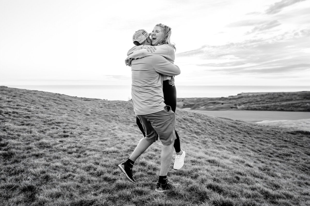 Guy proposed to girlfriend on 18th hole at Arcadia bluffs, Michigan