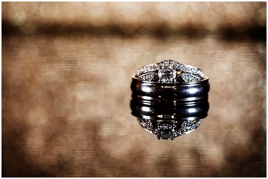 close up photo of wedding rings