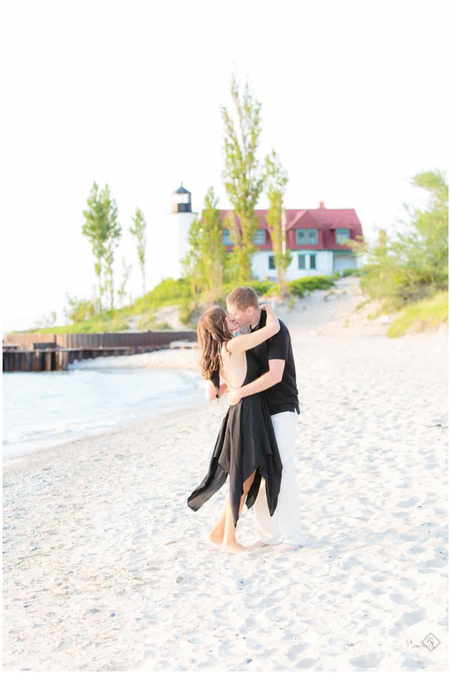 engagement photos at lighthouse
