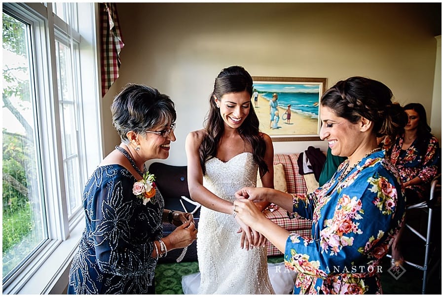 bride getting ready at inn at bay harbor