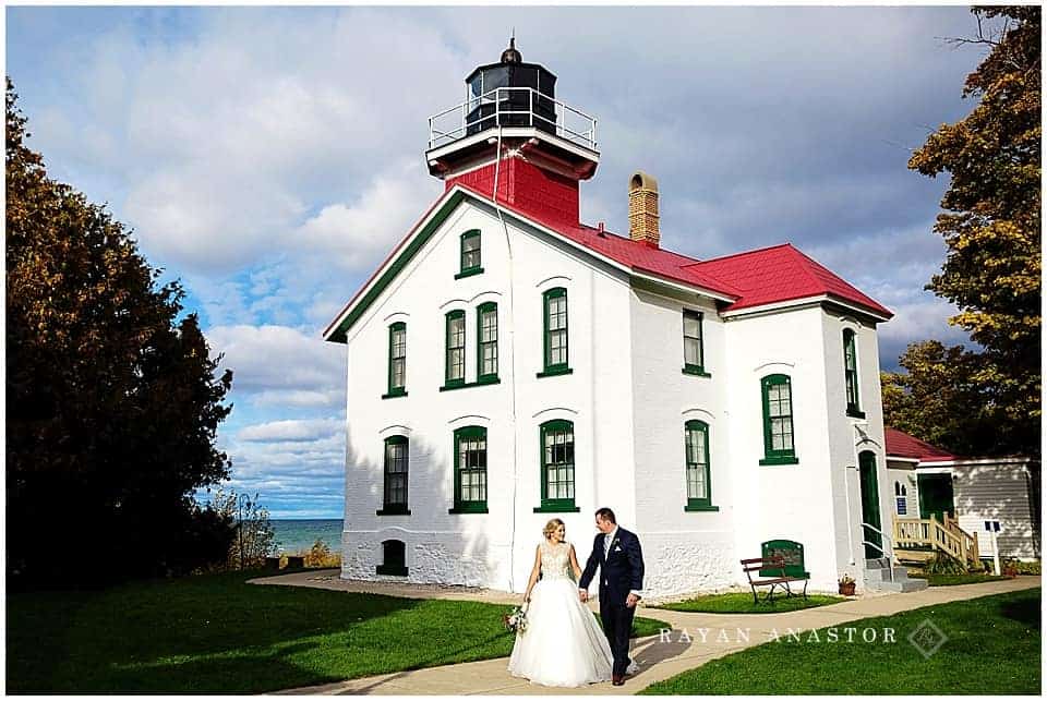 wedding photos at leelanau state park lighthouse