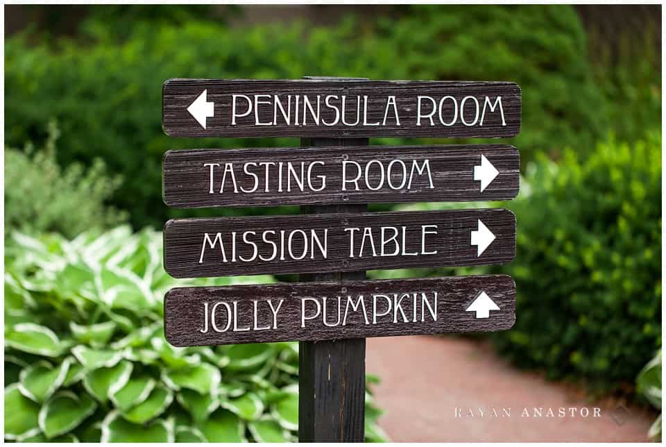 peninsula room and mission table