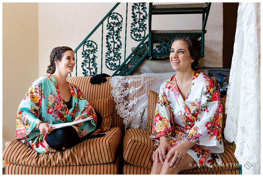 bride and sister chatting