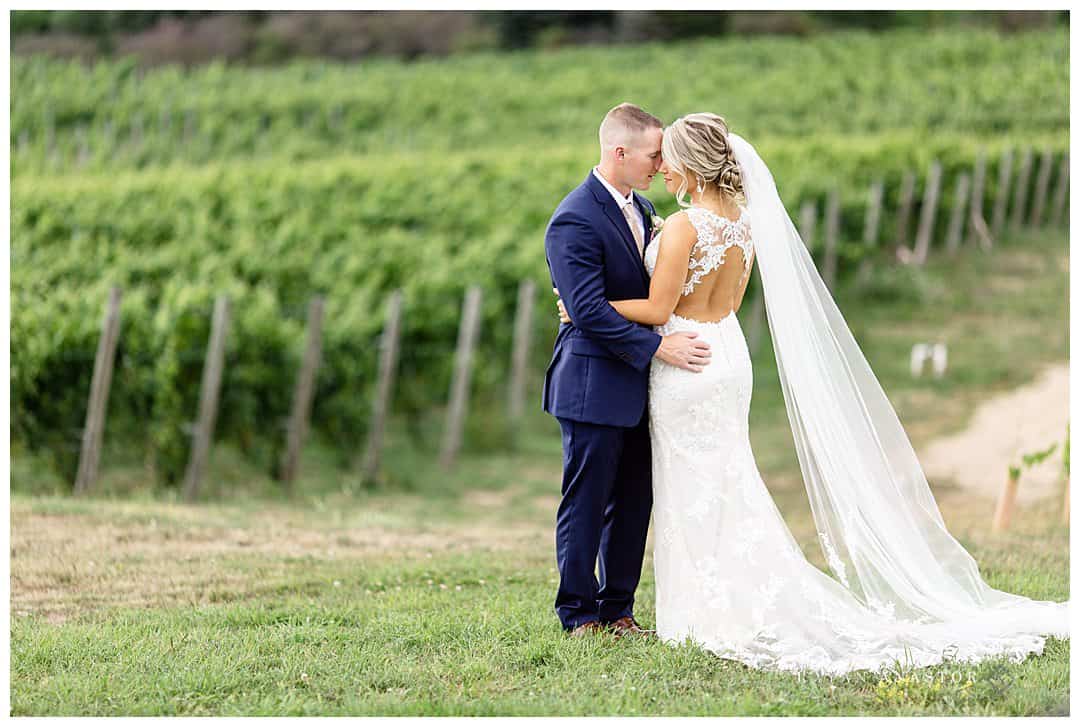 bride and groom at Rove winery