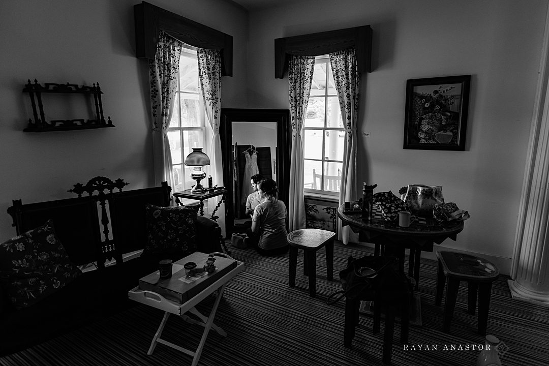 bride getting ready at fountain point resort