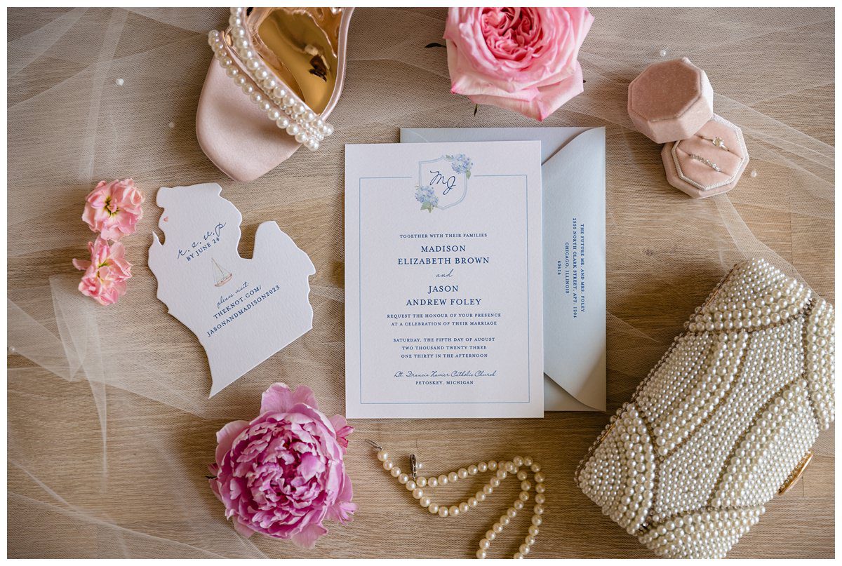 beautiful wedding invitations by Twin Sisters Designs
