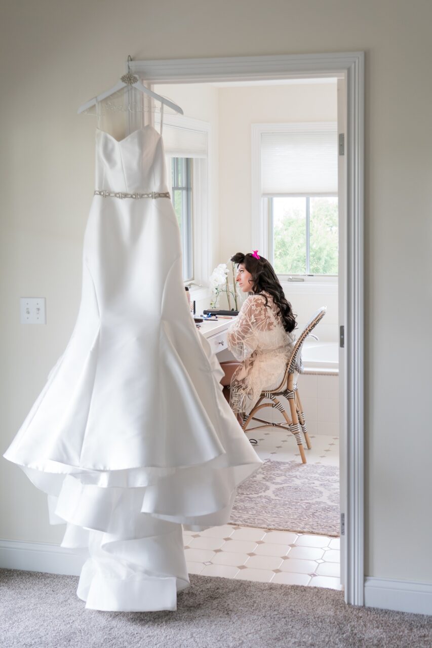 Bride getting ready at Bay Harbor Inn Cottage