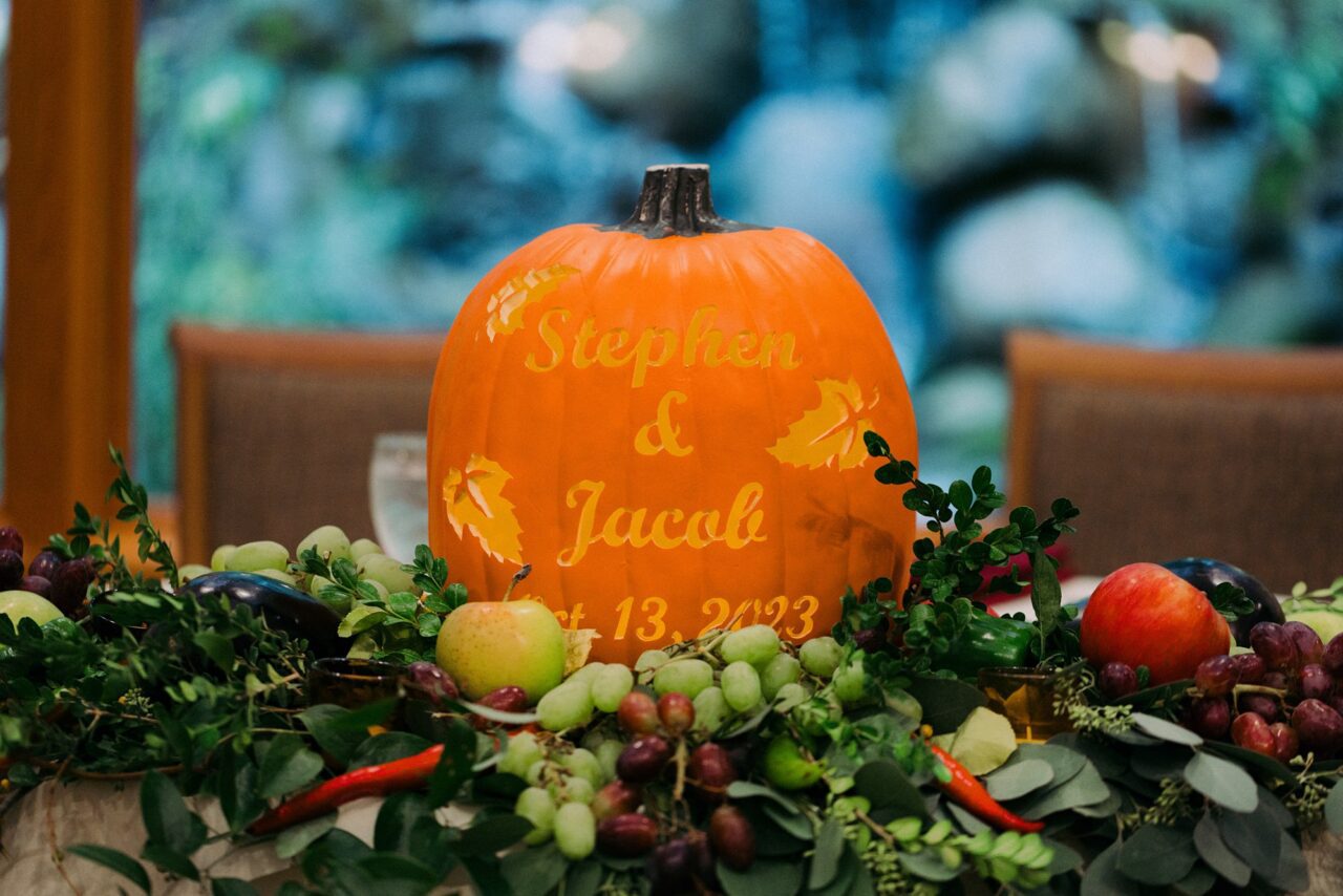 pumpkin tables settings for wedding reception